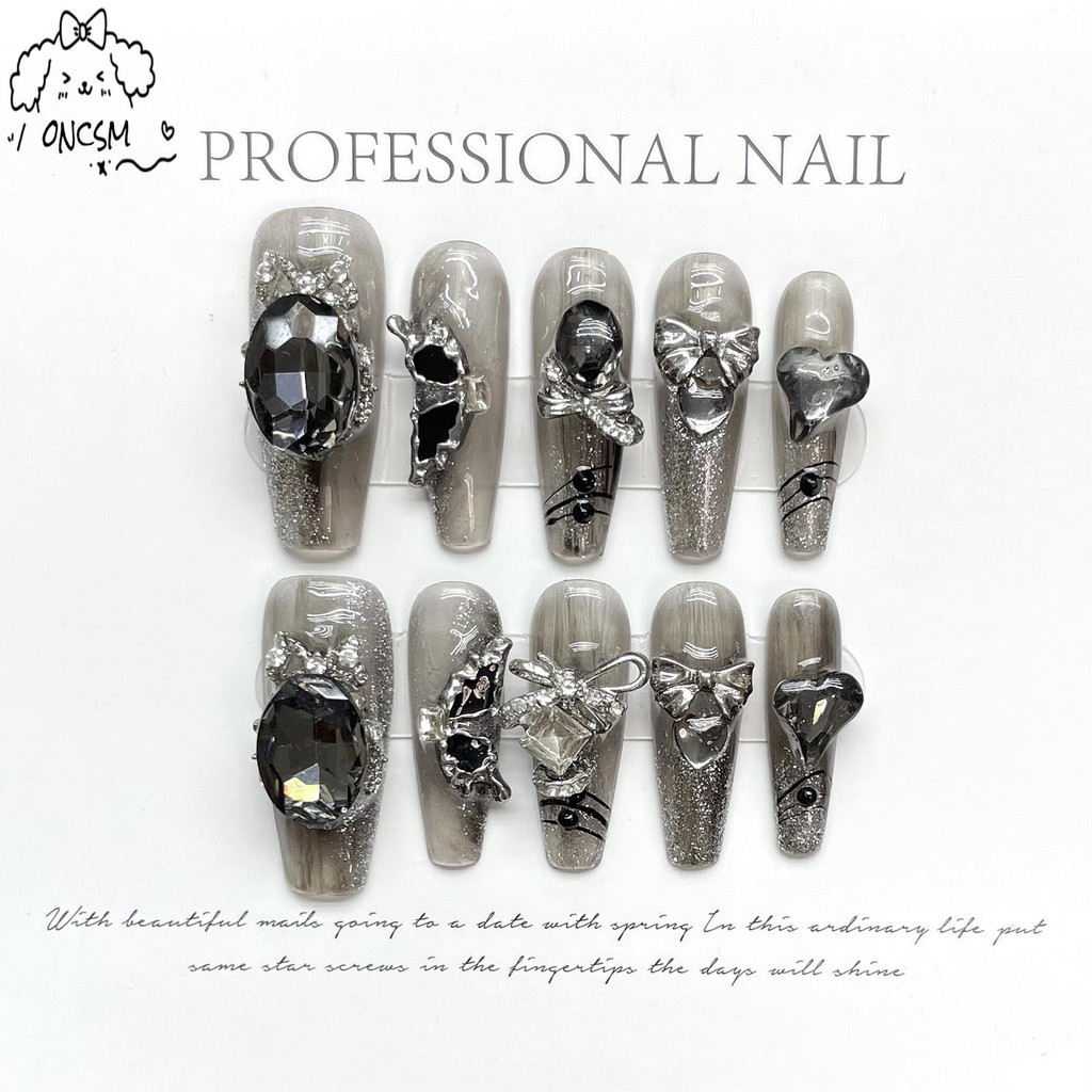 Gothic Black Press on Nails with Rhinestone Charming สวมใส่สบายเล็บ