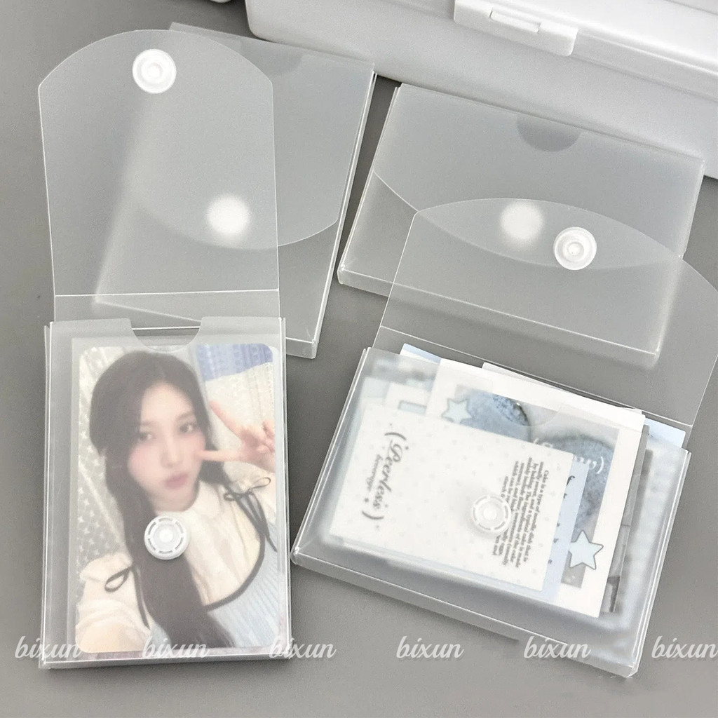 Frosted ปุ่ม Flip Lid Organizer แบบพกพามัลติฟังก์ชั่กันฝุ่น Photocard สติกเกอร์กล่องเก็บ