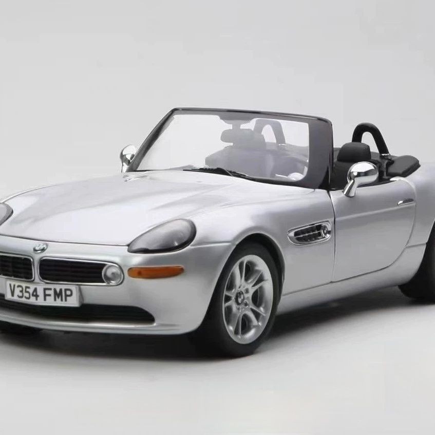 Jingshang OEM โรงงานเดิม 1/18 BMW BMW Z8 รถจําลองโลหะผสมรุ่นเงินของขวัญปีใหม่