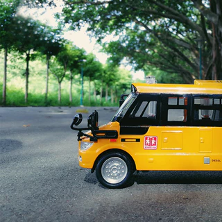 แบบจำลองรถบัสโลหะผสม 1/43 School Bus รถบัสจำลองสไตล์อเมริกัน รถของเล่นสำหรับเด็ก