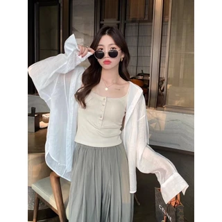 #475 เสื้อสายเดี่ยวเส้นเล็ก ฟองน้ำในตัวเย็บติดเนื้อผ้า ทรงสวยใส่สบายผ้านิ่มตกเเต่งกระดุมน่ารักเข้ารูป เซ็กซี่ สุดฮิต