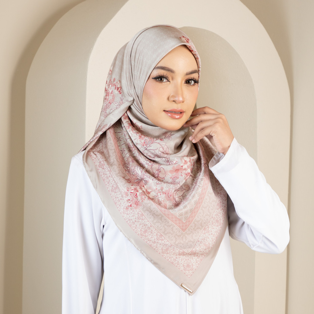 Yasmin YS52*********