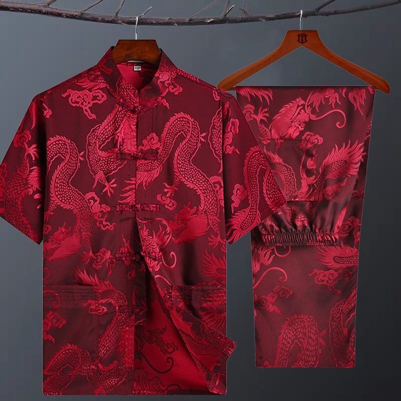 ทังทัง装 ชายกลางอายุผู้สูงอายุเสื้อผ้าผ้าไหมน้ําแข็งสีแดงปักเสื้อผ้าปีใหม่ แซมฟู เสื้อพื้นเมืองจีน ฮันฟู จีนสวมใส่เสื้อผ้า 2025 ซินนี่ กลิ่นฉุน ชุ