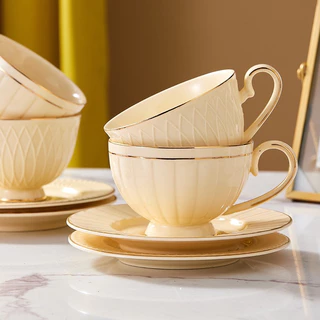 แก้วกาแฟ ชุดแก้วเซรามิก สำหรับใส่กาแฟ ชาร้อน สีครีม และลายดอกไม้ ดีไซน์สวย ของชำร่วย