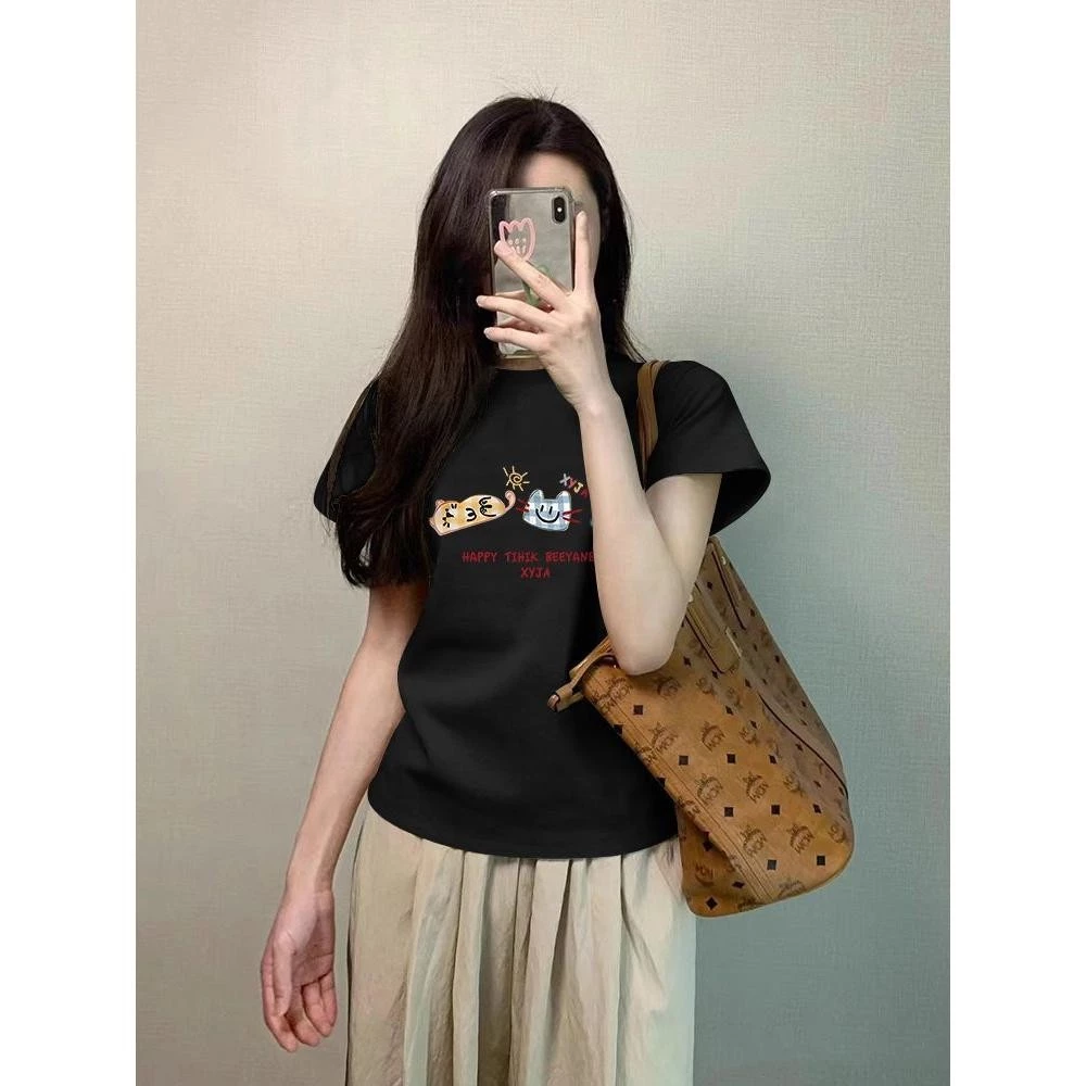 เสื้อยืดเข้ารูป เสื้อรัดรูป ทรง คอกลมแขนสั้น *สกรีนทรงสวย งานตามหา ผ้ายืดร่องคอตต้อน และบางตะกร้ามีเนื้อท็อฟดาย