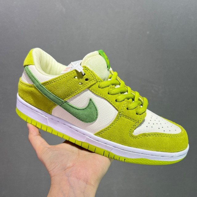 Nike SB Dunk Low Pro สีเบจสีเขียว Apple