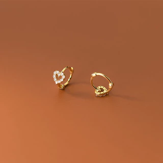 ใหม่น่ารักหวาน Hollow Heart Zircon Hoop ต่างหูสําหรับผู้หญิงคลาสสิกเงาสตั๊ดต่างหูแฟชั่นขนาดเล็กอินเทรนด์หูหัวเข็มขัดเครื่องประดับ