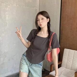 เสื้อครอปคอเหลี่ยมสวยๆผู้หญิงฤดูร้อนใหม่ กําลังฮิต เสื้อผ้าสาวอวบน่ารักเเฟชั่นสุดฮิตมินิมอลสไตล์เกาหลี เสื้อยืดทรง