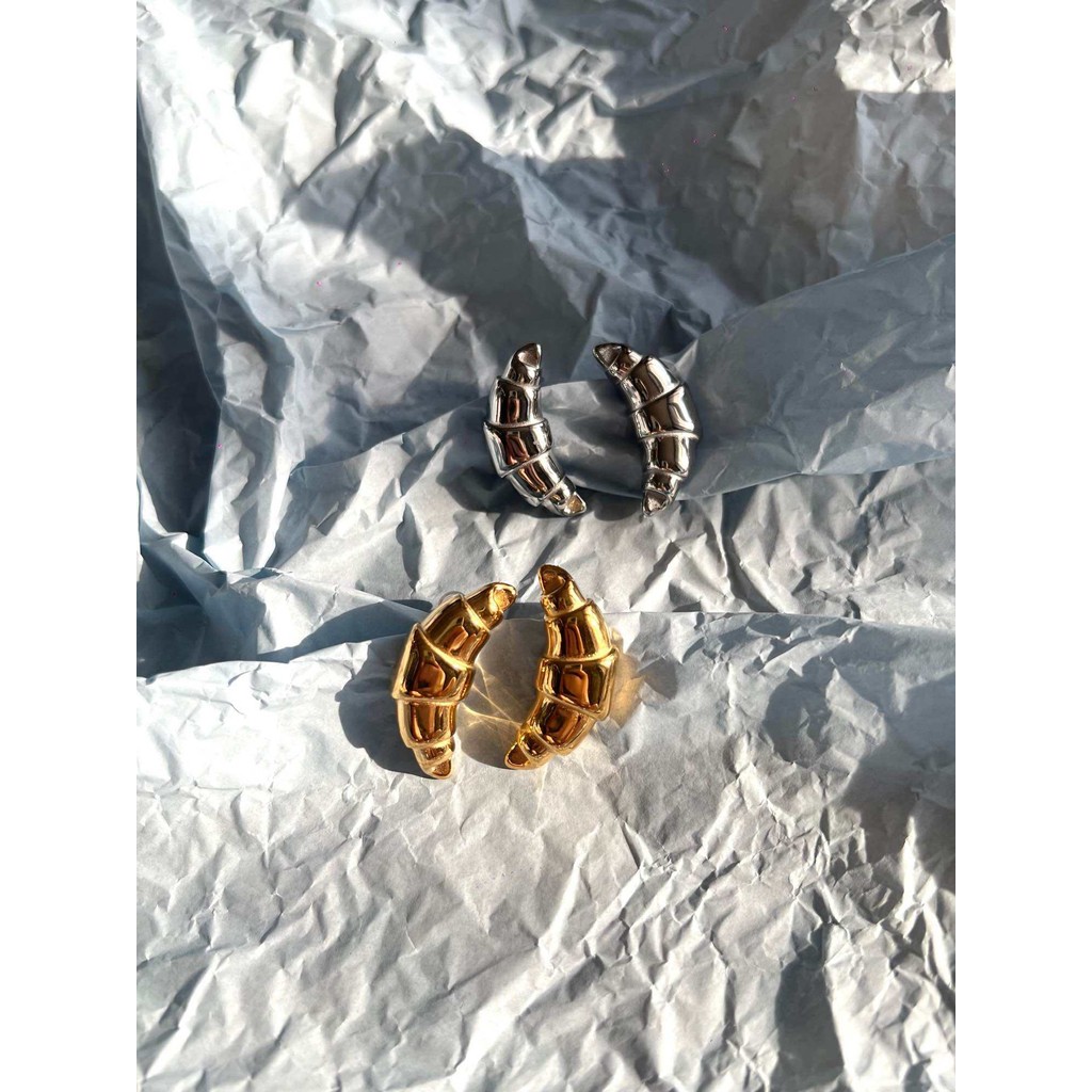 seven days a week - CROISSANT EARRING