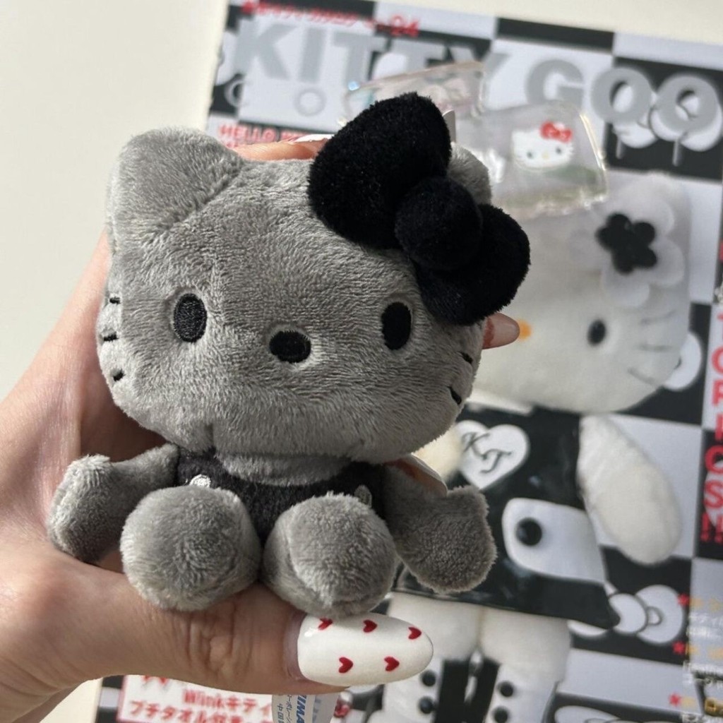 Hello Kitty จี้ห้อยกระเป๋า 50th Anniversary Series Cement Grey Black Leather Hello Kitty Doll Pendant พวงกุญแจน่ารัก