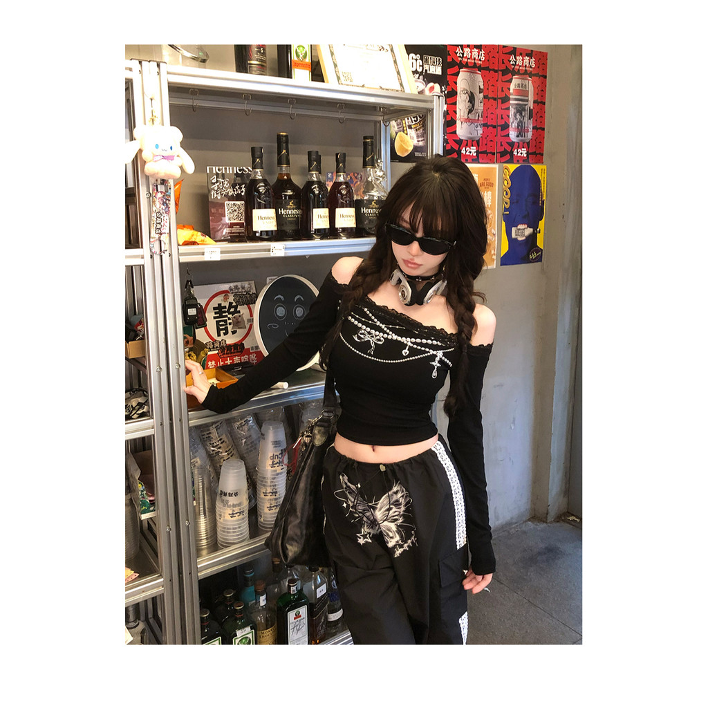 cherryshop พร้อมส่ง เสื้อยืดแขนยาวเปิดไหล่แฟชั่นสำหรับผู้หญิง สไตล์สลิมสั้น การตกแต่งด้วยลูกไม้ สาวร้อนแรง รูปที่ 3