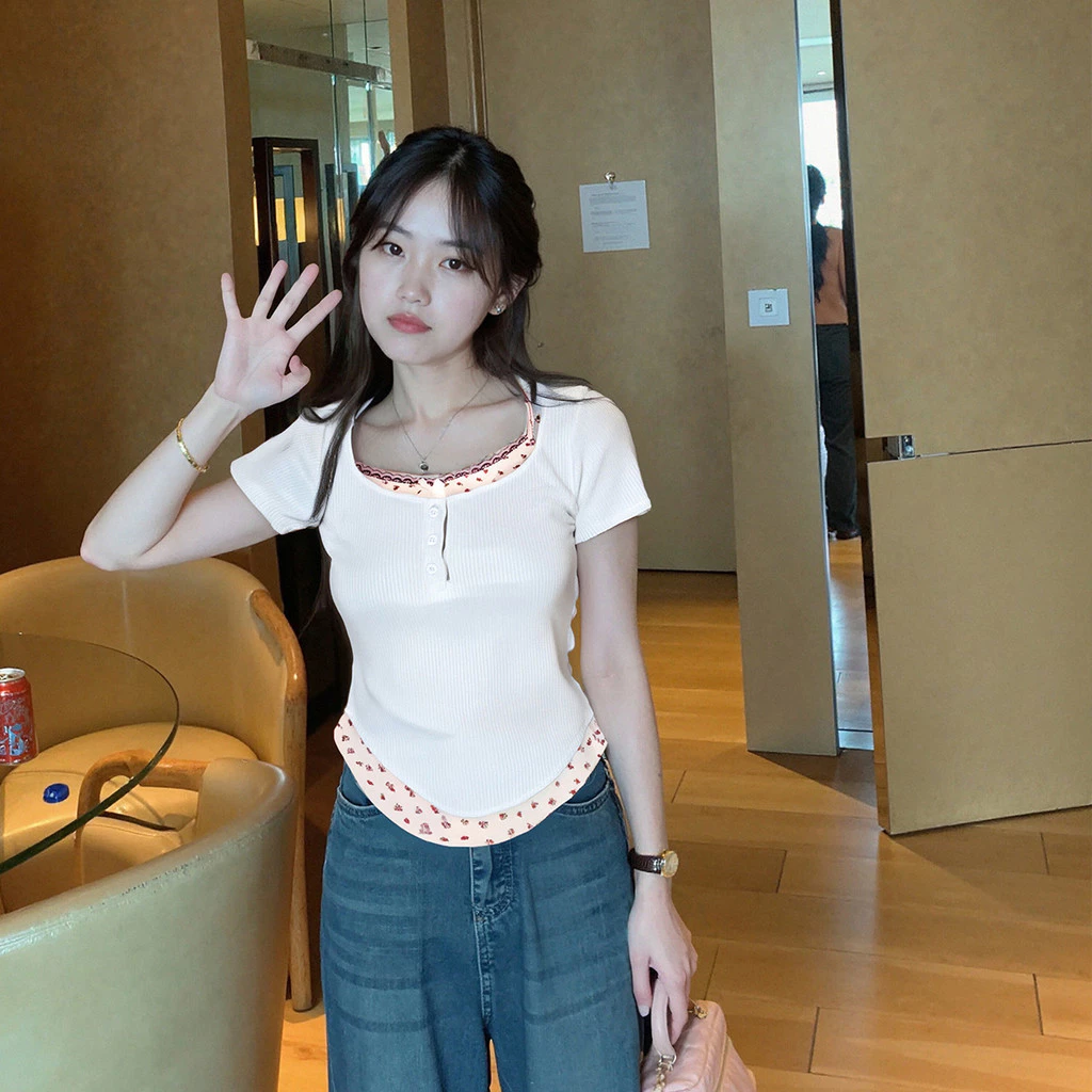 เสื้อแฟชั่นลายดอก ทรงสั้น แขนสั้น พอดีตัว สไตล์สาวแซ่บ thumbnail 4