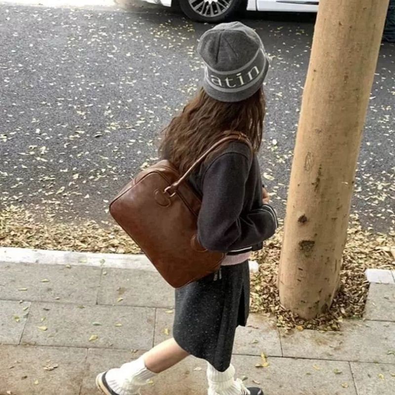 Mousoon กระเป๋าเอกสารความจุขนาดใหญ่สุภาพสตรีใหม่เกาหลีใต้ Ins Retro Minority One-Shoulder Portable Commuter Tote