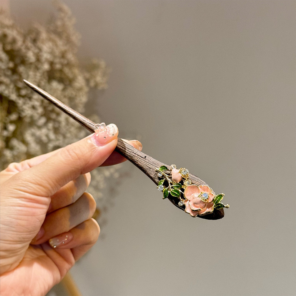 Cool Hairpin สไตล์จีนmodern ทำจากไม้จันทน์ อารยธรรมเก่าแก่ พร้อมดีไซน์เรียบหรูสำหรับทุกวัน
