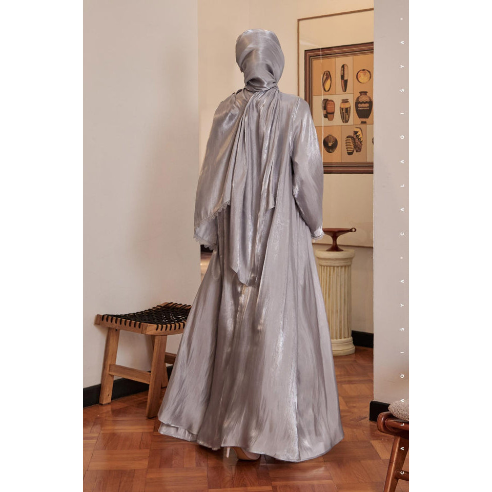 MALIKHA ABAYA ใน NIMBUS CLOUD