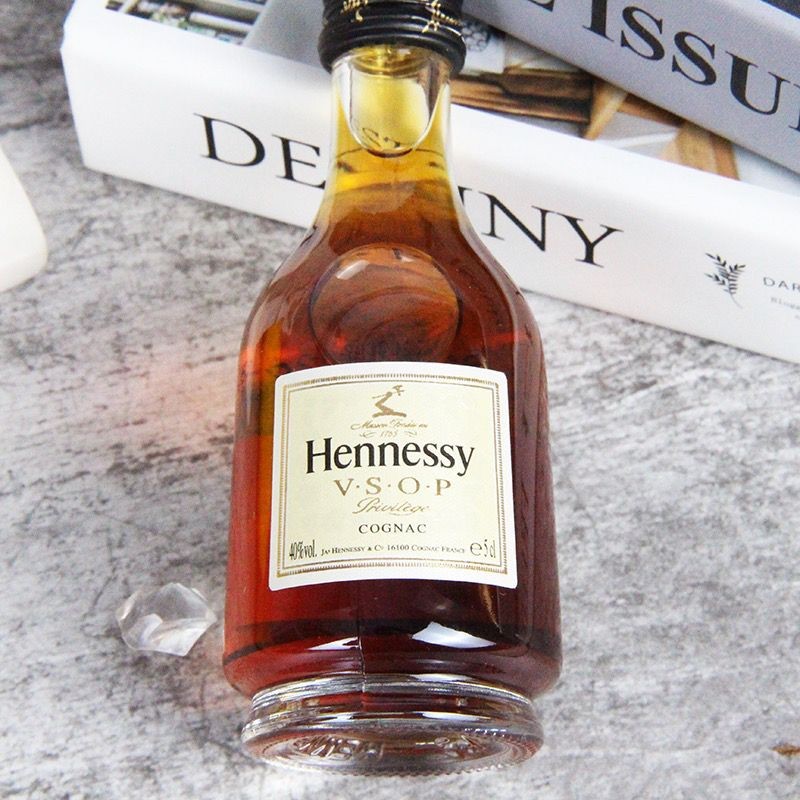 ขวดดั้งเดิมของฝรั่งเศสนําเข้า Hennessy คุณภาพสูง VSOP Brandy 50ml รุ่นเล็กตะวันตก LF6.28