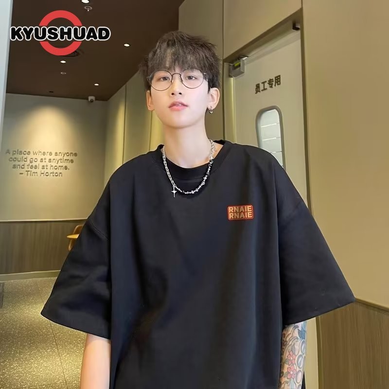 Kyushuad เสื้อยืดคอกลมลำลองแขนสั้นแฟชั่นผู้ชายสีเข้ากันเสื้อหลวม