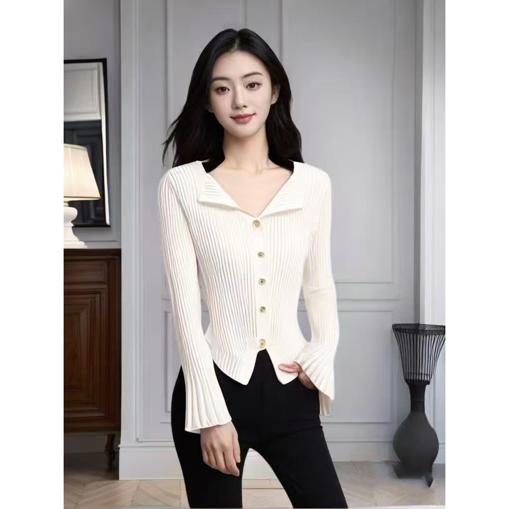 เสื้อแขนยาวแขนกระดิ่งใส่แล้วดูผอมสไตล์เกาหลีเก๋ๆแบบใหม่ฤดูใบไม้ร่วงและฤดูหนาวเสื้อแขนยาวสำหรับผู้หญิง