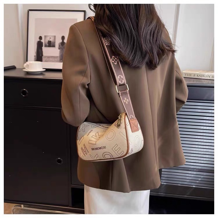 shiny girl: กระเป๋าสะพายข้างสําหรับผู้หญิง หนังPUฮิตมากตอนนี้ สไตล์วินเทจคลาสสิค งานดีมาก กระเป๋านาดใหญ่ แฟชั่นมา DP8802 - รูปที่ 6