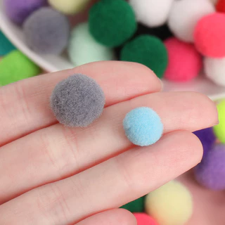 ปอมปอมนุ่ม 10-15มม. 50ชิ้น แบบยืดหยุ่นสูง สำหรับDIYงานฝีมือ