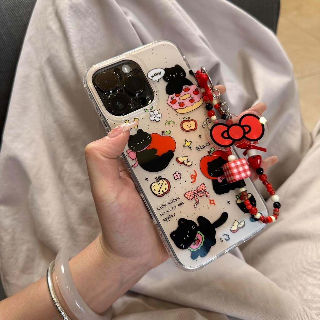 Apple Little Black Cat เหมาะสําหรับ iPhone16 Pro Max, 15 Pro, 14 Plus, 13 เคสโทรศัพท์ สไตล์ใหม่ พร้อมสายเคส (Apple Case, เคสโทรศัพท์, เคสแอปเปิ้ล, Chain)