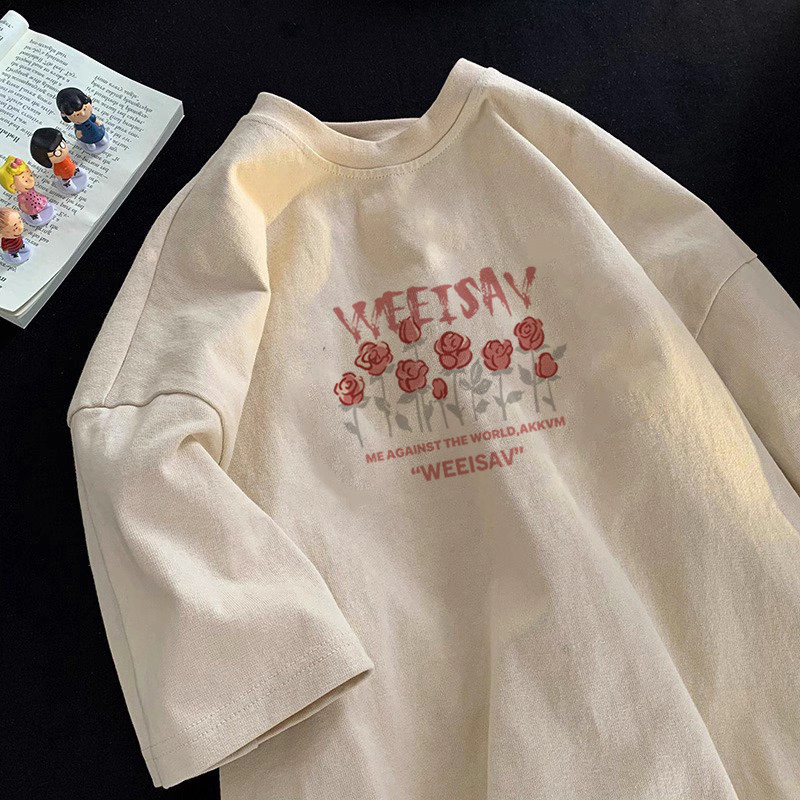 ( จัดส่ง 24 ชั่วโมง )Mise STUDIO Baju T Bersulam Huruf Mawar Gaya Ins Musim Panas 2025