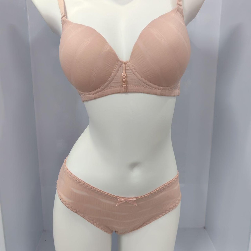 เสื้อใน #6023 คัพ BC size 38-44  มีโครงและฟองน้ำ  Lady ผู้หญิง