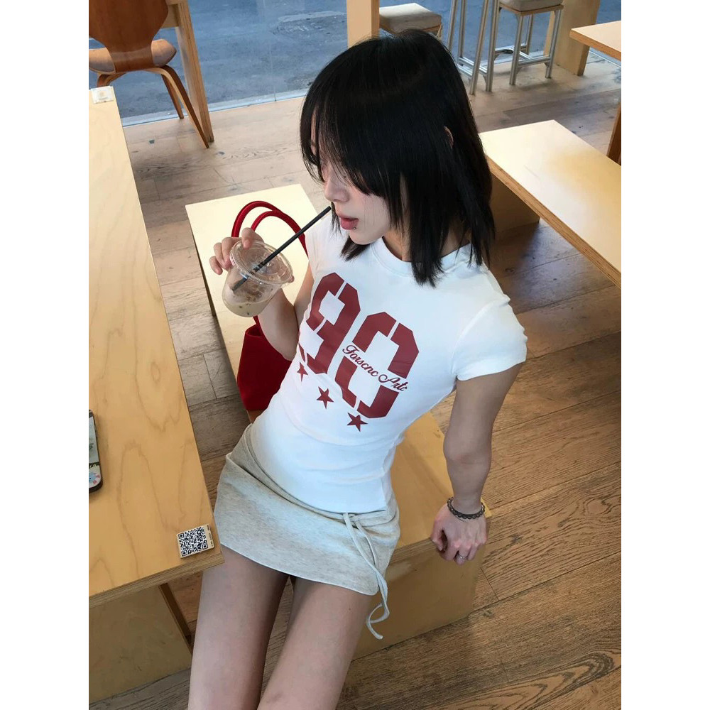 【ส่งจากไทย】9️⃣0️⃣เสื้อยืดแขนสั้นผู้หญิงพิมพ์ลายดิจิตอลสไตล์อเมริกันสำหรับฤดูร้อน ทรงสลิม ลำลอง อเนกประสงค์ เสื้อตัวสั้น