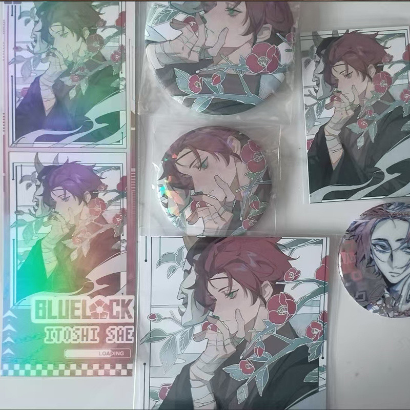 2025 อะนิเมะ BLUE LOCK ของขวัญกระเป๋าคอลเลกชันของเล่น Itoshi Sae พวงกุญแจป้ายเลเซอร์ LOMO การ์ดโปสกา