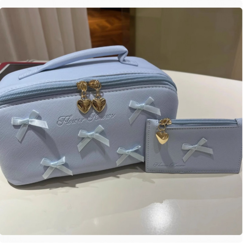 ดอกไม้ KNOWS Hua Zhixiao กระเป๋าแต่งหน้า 2025 ความแม่นยําสูงน่ารัก Naiwa รอบกระเป๋าเค้ก Tote สีชมพูแบบพกพากระเป๋า