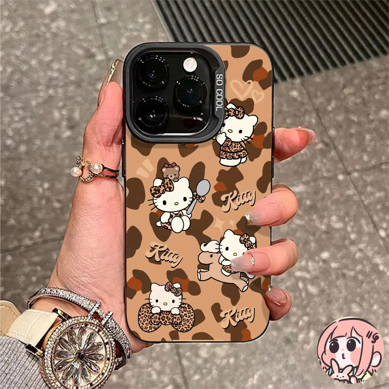 เคสลายเสือดาวแบรนด์ Hello Kitty เข้ากันได้สำหรับเคสไอโฟน 15 13 16 11 14 12 Pro Max XR X XS Max 16 7 14 8 Plus SE 2020