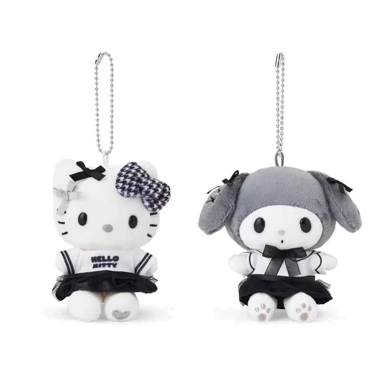 Sanrio สีดําสีขาว Series Plushie ของเล่นน่ารัก Kuromi Hello Kitty Cinnamoroll ตุ๊กตาพวงกุญแจกระเป๋าจี้เด็กของขวัญ