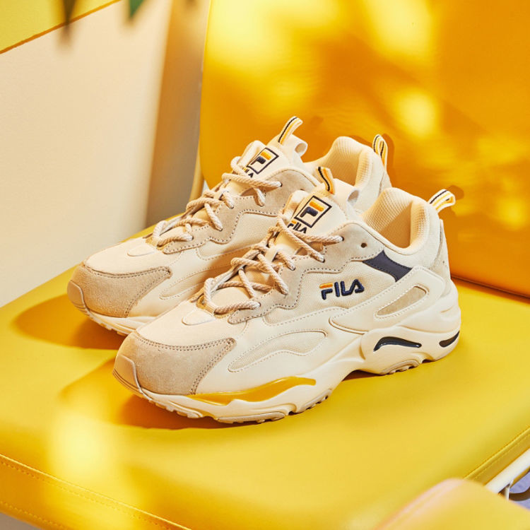 Fila Fila Kim Hyuna Crash Style Daddy รองเท้า Ray Tracer ผู้ชายผู้หญิงรองเท้าสบายๆคู่กีฬารองเท้า 011