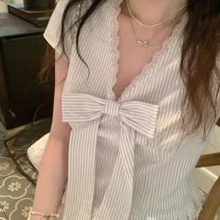 Mona~คอวี แถบ ลูกไม้ โบว์ แขนสั้น เสื้อเชิ้ต สไตล์ใหม่ เวอร์ชั่นเกาหลี