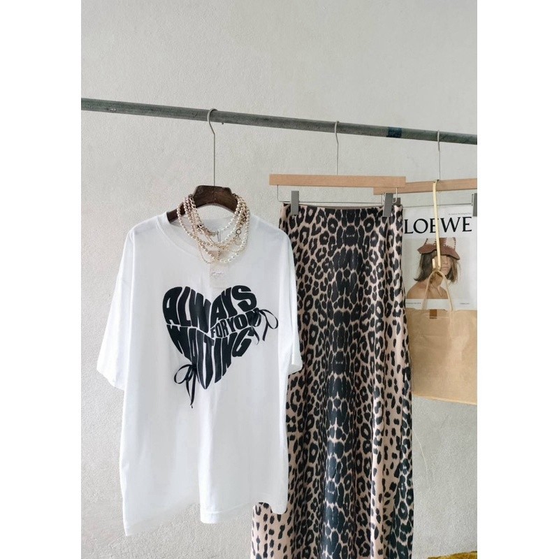 🌟 เสื้อยืดแขนสั้นแฟชั่นทรงหลวมใส่ได้หลากหลายและดูเพรียวบาง 🚀