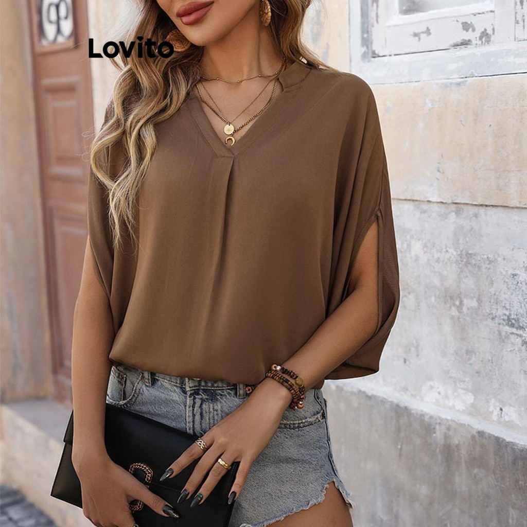 Lovito เสื้อเบลาส์จีบแบบลำลองสำหรับผู้หญิง LNL74010