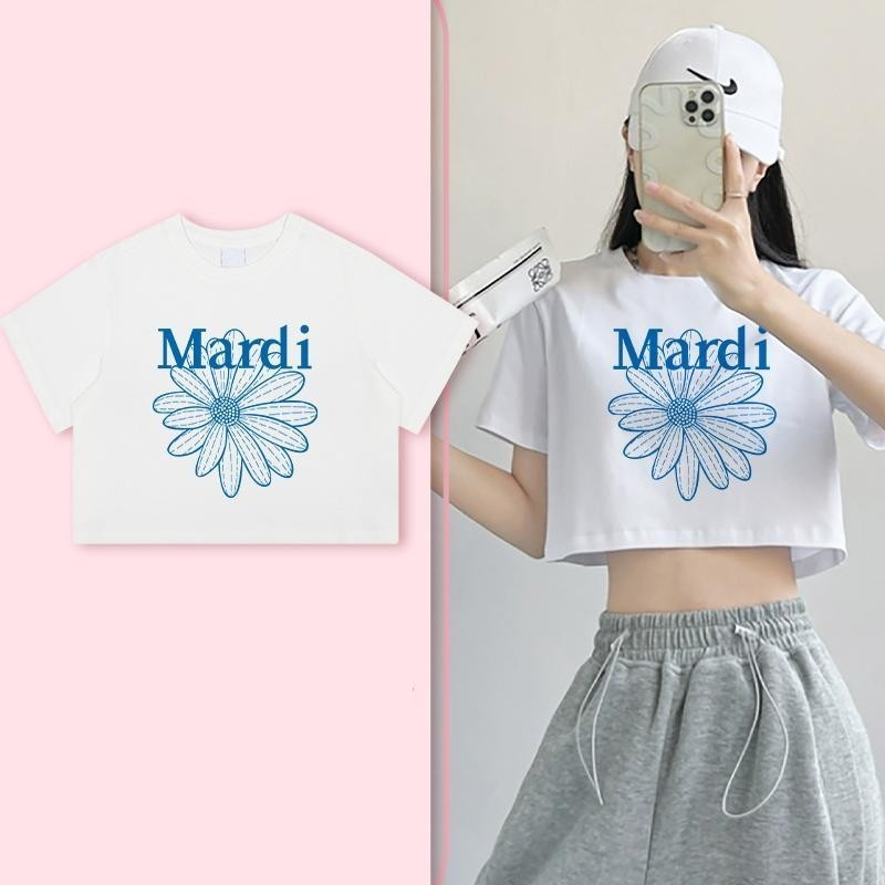 BOOM พร้อมส่ง🎀เสื้อครอป ผู้หญิง น่ารักๆ ผ้าCOTTON100% ลาย"mardi" เนื้อผ้าเกรดพรีเมียม คอกลม ใส่สบาย แฟชั่นฤดูร้อน