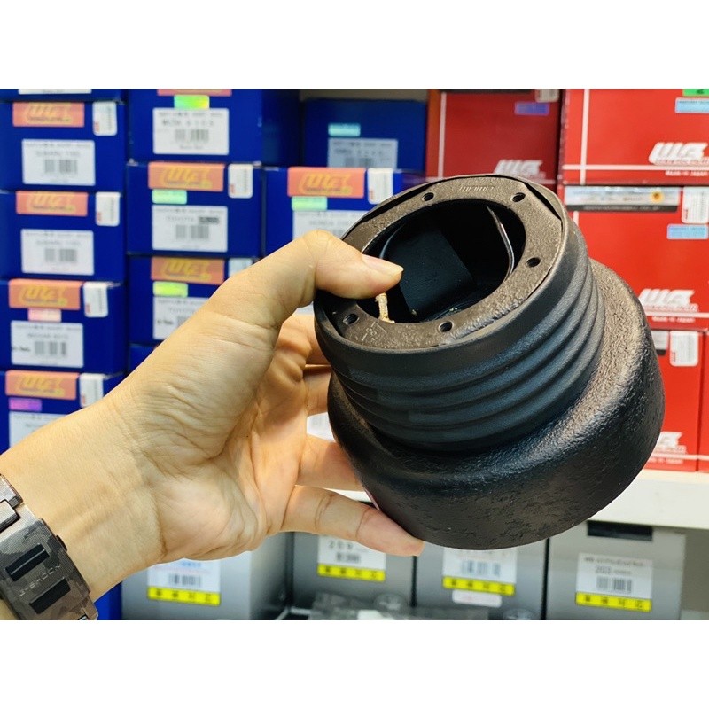 คอพวงมาลัย MOMO Steering hub คอ แท้ ตรงรุ่น BMW E24 E28 E30 E32 E34 Z1 มือสอง สภาพสวย คอแต่ง คอโมโม่