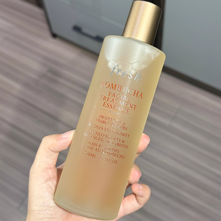 Fresh รุ่นใหม่ Red Tea Yeast Essence Water 250ml Anti Aging