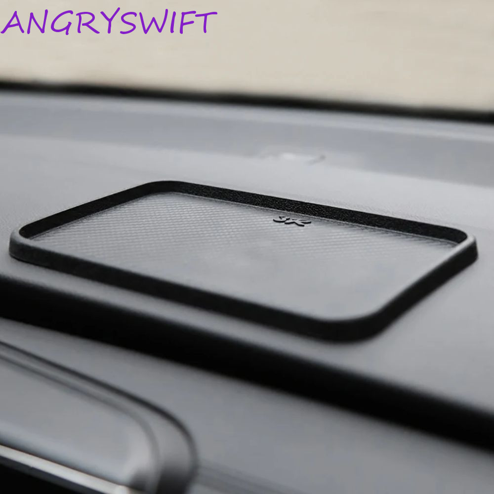 Angryswift แผ่นคาร์บอนไฟเบอร์ PVC สําหรับรถยนต์ ขนาด 20x12.5 ซม. แผ่นรองแดชบอร์ดซิลิโคนกันลื่น อุปกรณ์ตกแต่งภายในรถยนต์