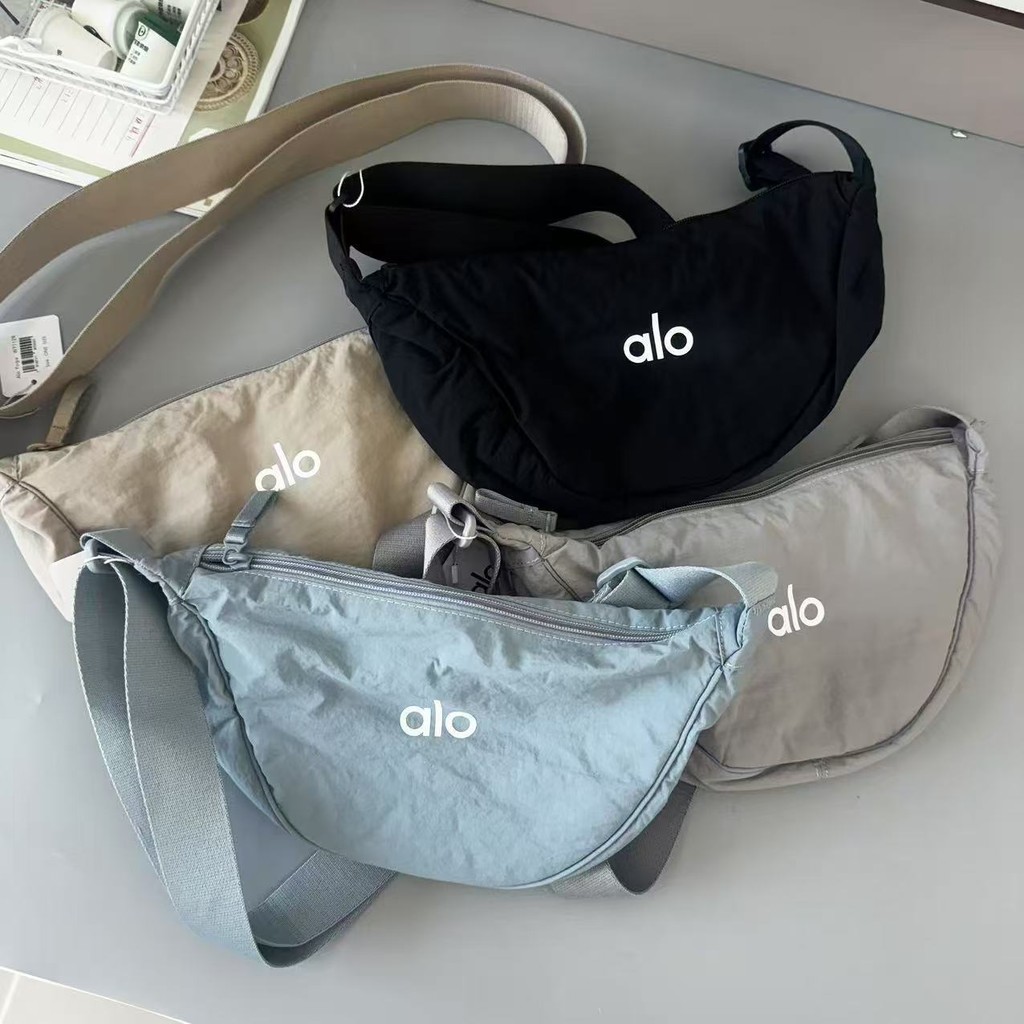 Alo Shoulder Crossbody Dumpling Bag กันน้ํากันเพรียง