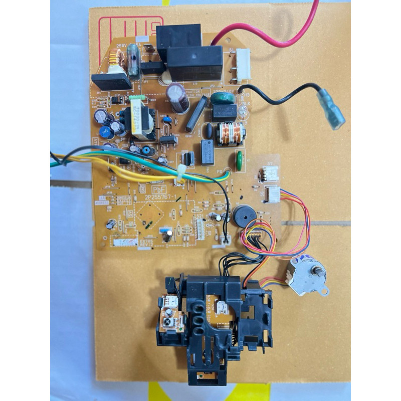 แผงวงจรแอร์ Daikin 4009402 (L) แผงวงจรคอยล์เย็นแอร์ไดกิ้น FTE09NV2S, FTE12NV2S