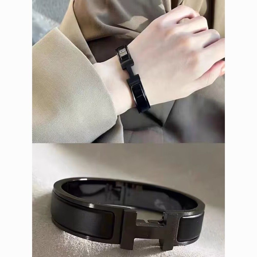 สร้อยข้อมือ Samural Letter Buckle สีดำ แบบ Frosted พรีเมียม หัวเข็มขัดไม่จางหาย เทรนด์ใหม่จาก Influencer