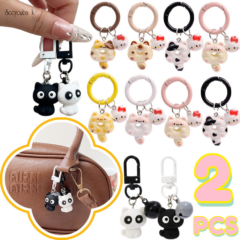น่ารัก หวานเรซิ่นสีดําสีขาวแมวพวงกุญแจการ์ตูนลูกแมวรถพวงกุญแจกับระฆังกระเป๋าจี้อุปกรณ์ตกแต่งคู่เพื่อนของขวัญ
