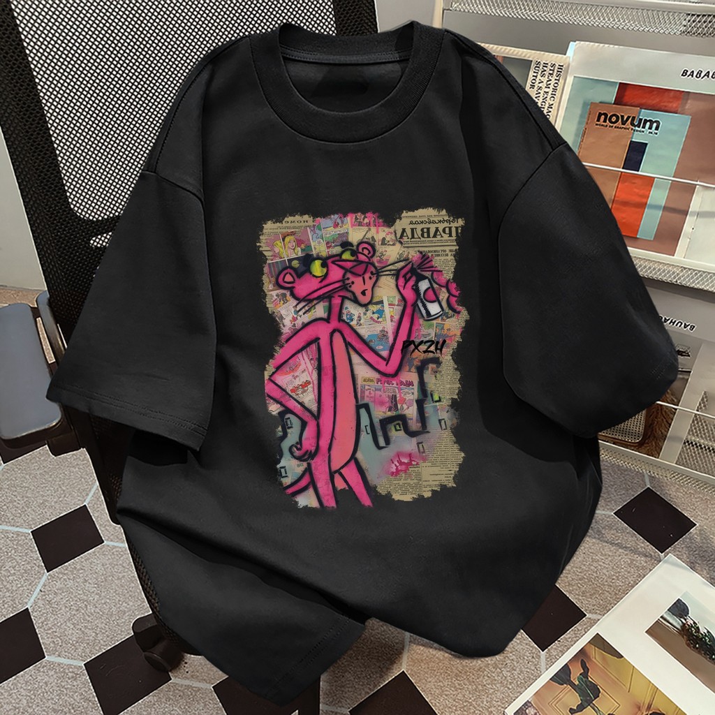 เสื้อยืดแขนสั้นพิมพ์ลายการ์ตูน Pink Panther สำหรับผู้หญิง 2025 ฤดูร้อนใหม่ เสื้อคู่รักหลวมๆ อเนกประสงค์