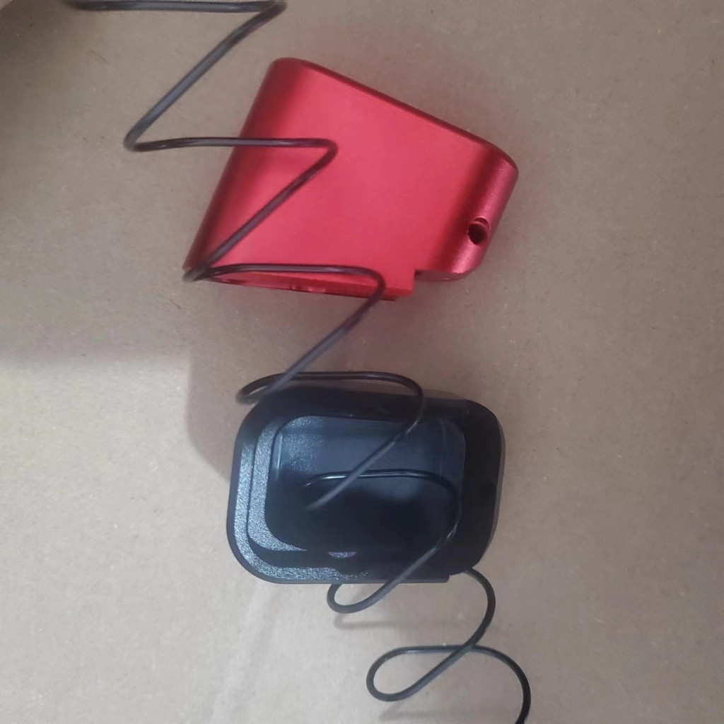 อุปกรณ์เสริมฮาร์ดแวร์ ด้านล่างผลิตภัณฑ์โลหะมาพร้อมกับสปริงฟรีหกเหลี่ยมภายใน