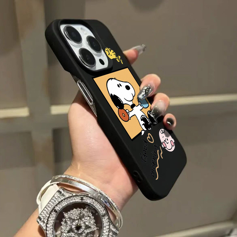 เคสโทรศัพท์ลายสนูปปี้อะนิเมะอเมริกันเข้ากันได้กับ iPhone 16PROMAX 15 13 12 14 11 PROMAX เคสนิ่ม16PLUS 16 15 14 14 13 12 11 Pro เคสป้องกันการตกไม่รวมปุ่ม