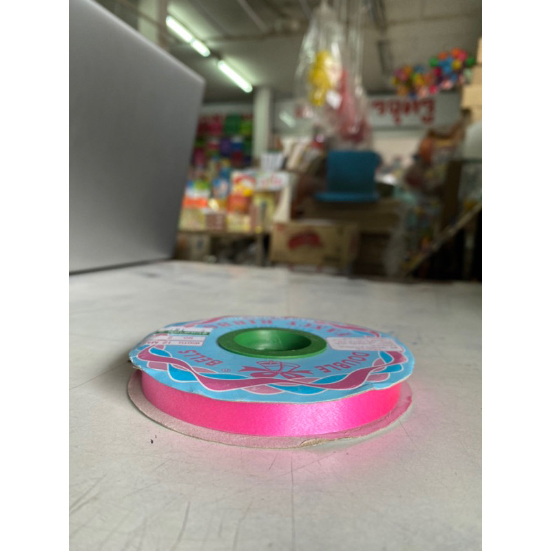 ริบบิ้นฟาง No.2 พับเหรียญ อย่างดี เหนียว 12mm. เลือกสีได้ ตราระฆัง ริบบิ้นพับเหรียญ No.2 ริบบิ้นพับเหรียญโปรยทาน งานบวช - รูปที่ 2