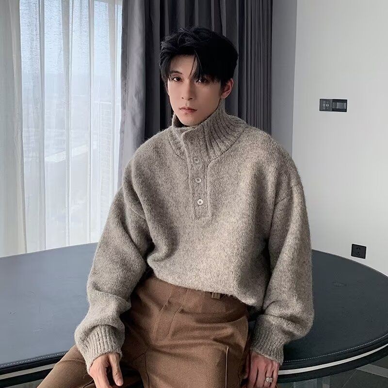 SUIKONE ซุยโคเนะ เสื้อกันหนาวคอเต่าผู้ชายฤดูหนาวสไตล์เกาหลีหลวมสีทึบหนาถักเสื้อกันหนาว — صورة 4