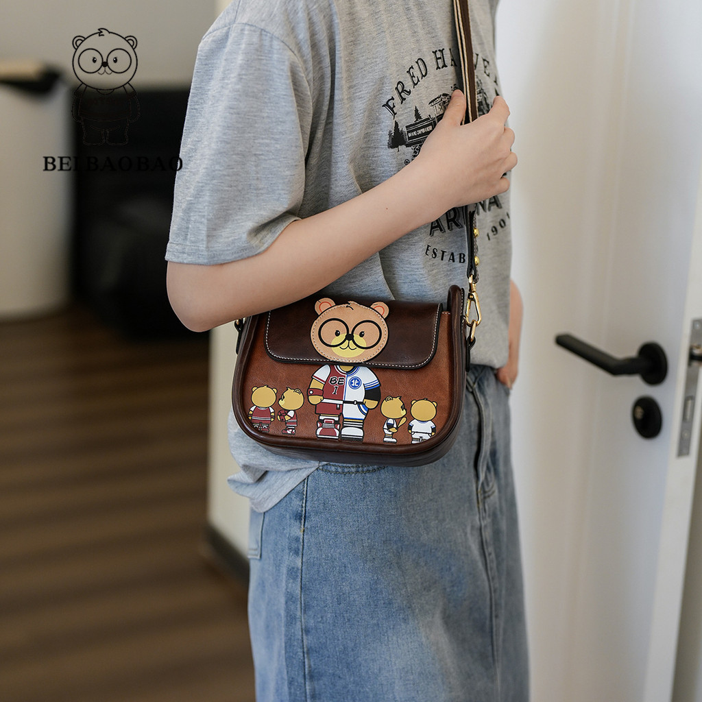 [BEI Baobao] กระเป๋าอานหวานสด-แฟชั่นสไตล์ใหม่การ์ตูนหมีออกแบบสีคมชัดพร็อพทุกวันสบายๆทุกการแข่งขันกระเป๋าสะพาย Messenger